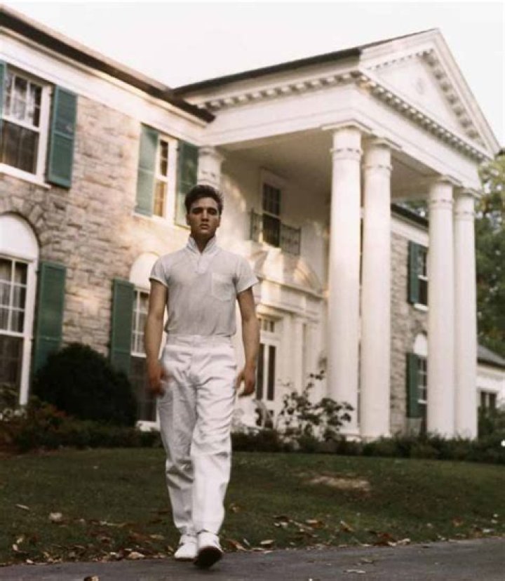 Behind The Scenes: The Life Of A Groundskeeper At Graceland