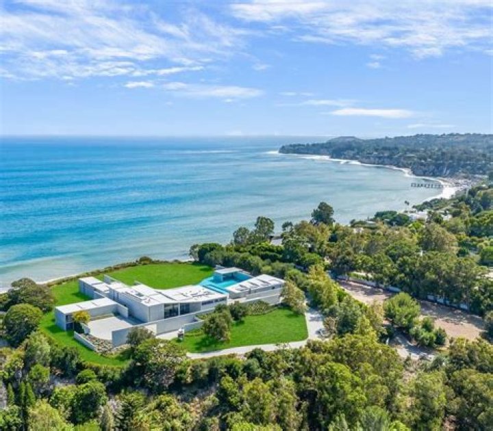 Discovering Shannen Doherty's Stunning House In Malibu