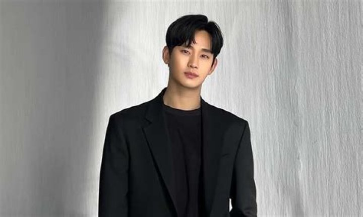 Kim Soo-hyun's New Chapter: The Actor Is Married!