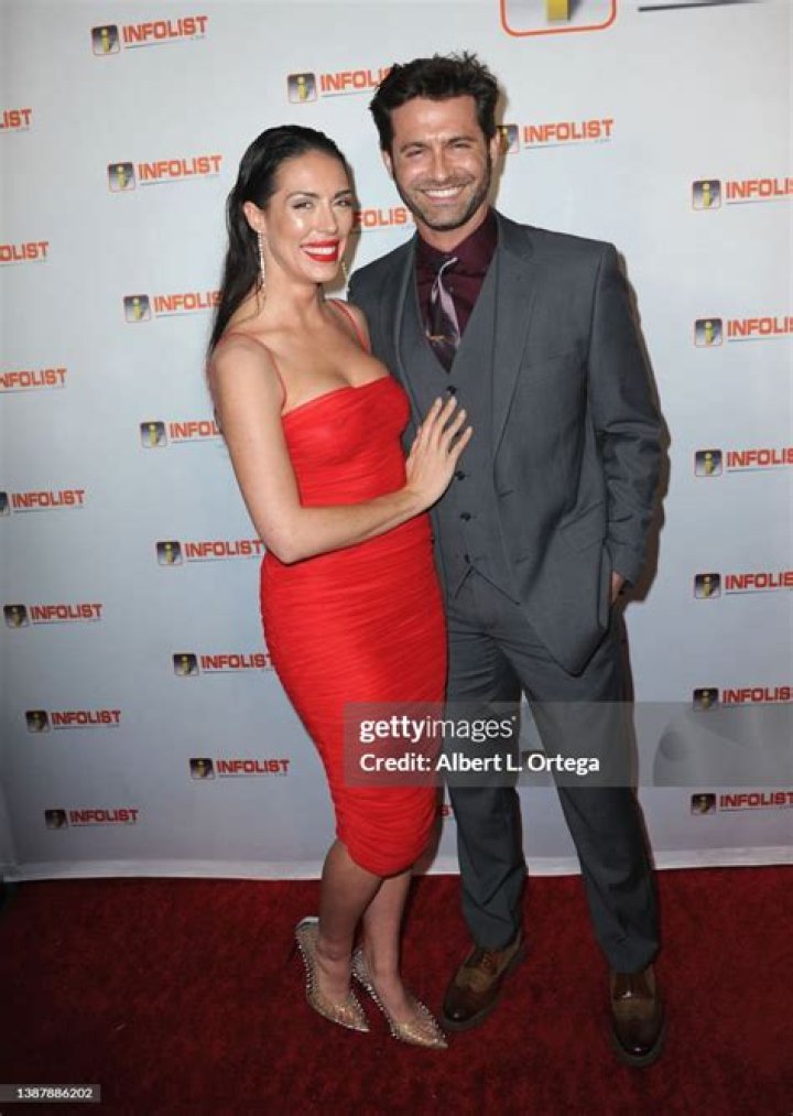 Love In The Spotlight: The Story Of Jonathan Stoddard And His Wife Taylor Watson