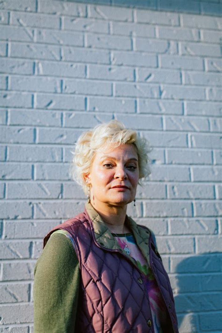 Martha Plimpton: A Journey Through Her Relationships