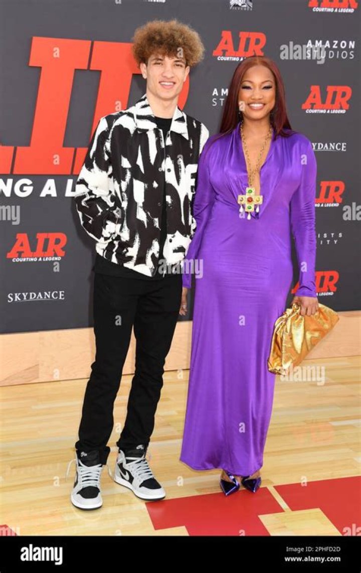 Renowned Painter Jaid Thomas Nilon: Master Of Vibrant Canvases