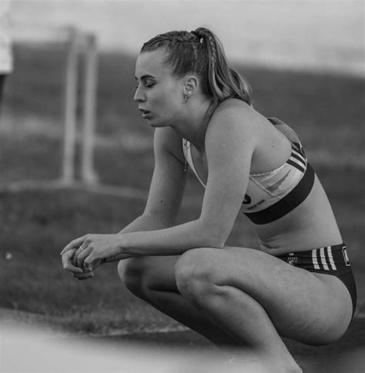 Roberta Gherca: An Inspiring Role Model For Aspiring Artists