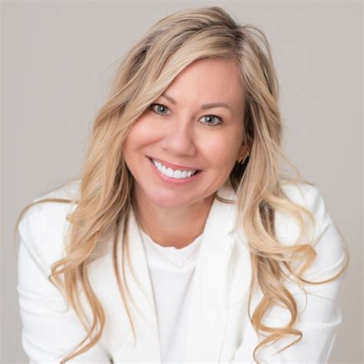 Samantha Gordon | Highland Park Realtor | Client-Focused Services