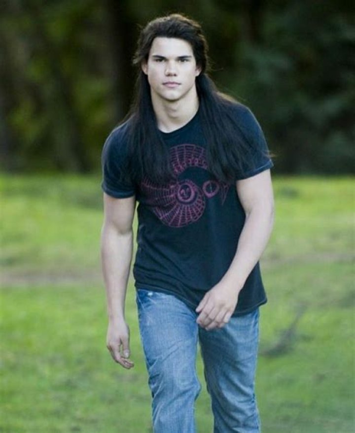 Taylor Lautner's Height In Feet: Unraveling The Mystery