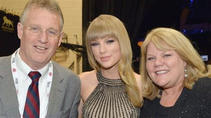 Unraveling The Truth: Did Taylor Swift's Parents Remarry?