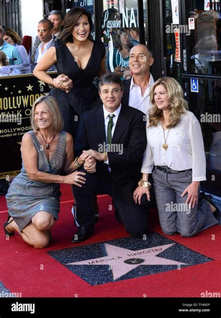 Unveiling Mariska Hargitay: A Glimpse Into 1998