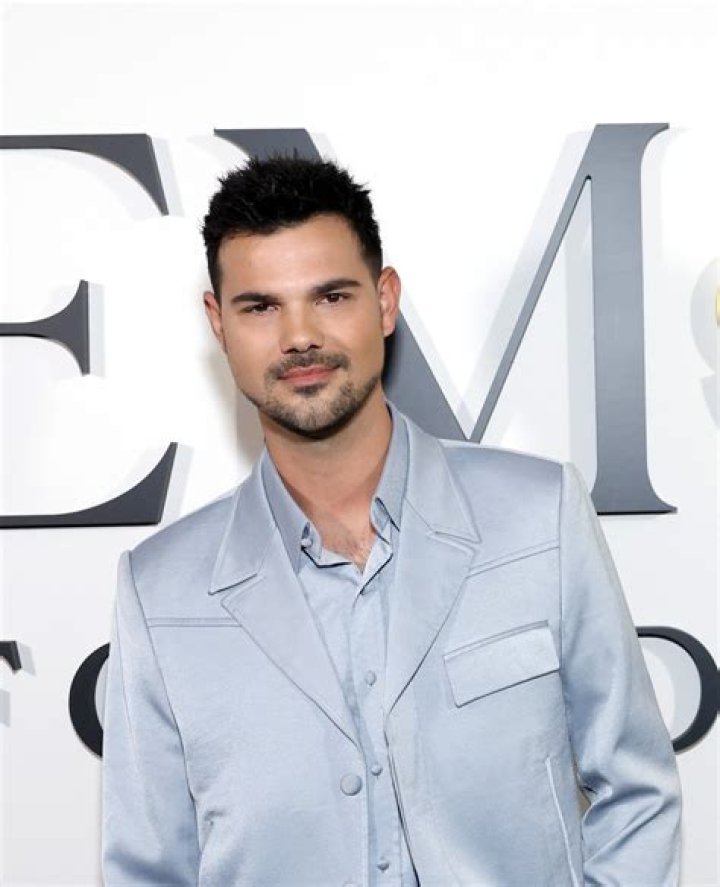 Unveiling Taylor Lautner's Age In Twilight