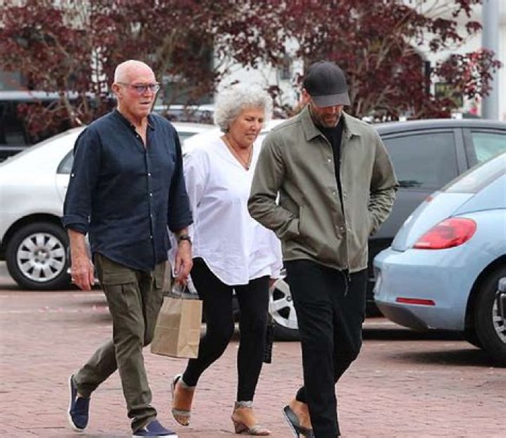 Unveiling The Family Ties: Does Jason Statham Have Siblings?