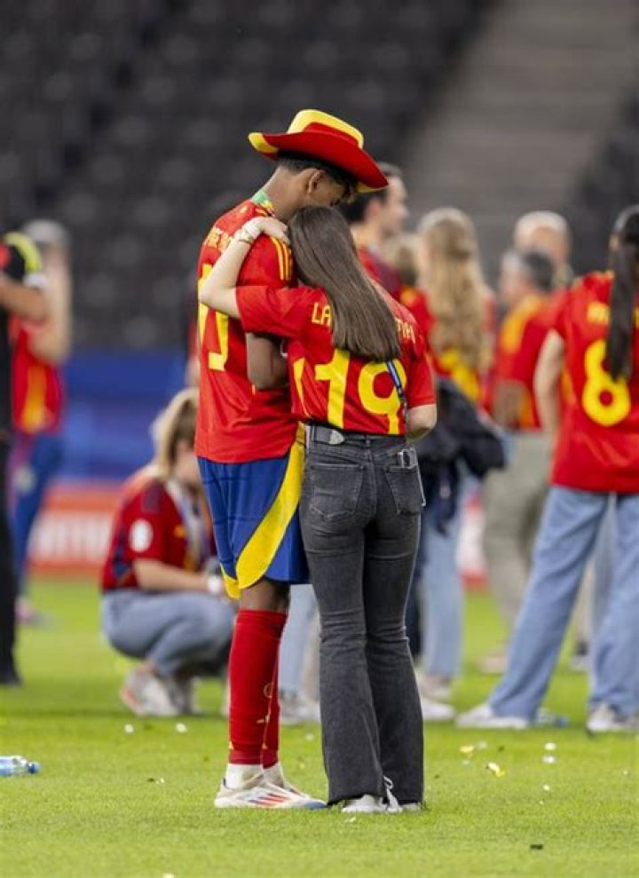 Unveiling The Intrigue Of Alex Padilla And Yamal: Age Difference Explored