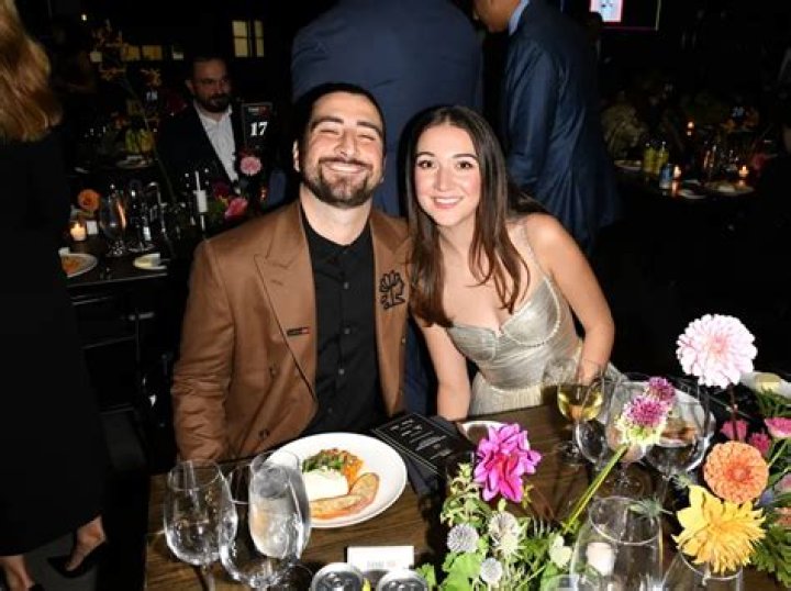 Unveiling The Mystery: Does Noah Kahan Have A Girlfriend?